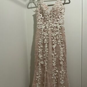 Gorgeous Sherri Hill Lace Dress